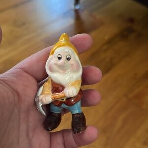 Vintage Disney HAPPY figurine. Seven dwarfs